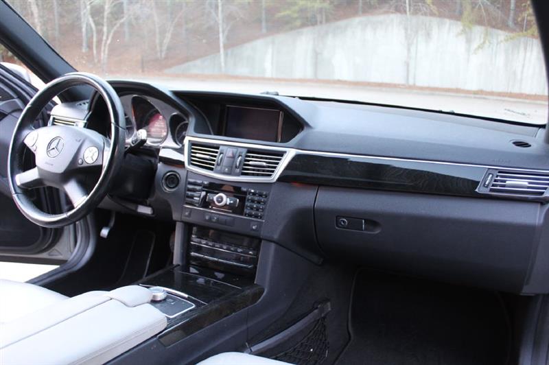 Mercedes-Benz E-Class  2010