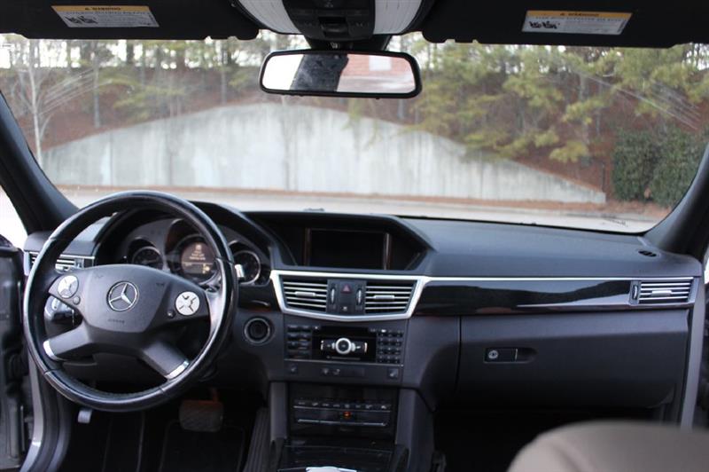 Mercedes-Benz E-Class  2010