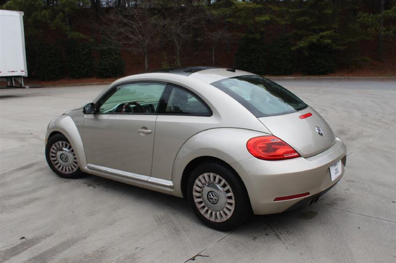 Volkswagen Beetle  2013