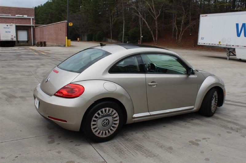 Volkswagen Beetle  2013