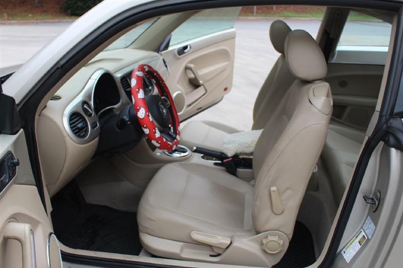 Volkswagen Beetle  2013