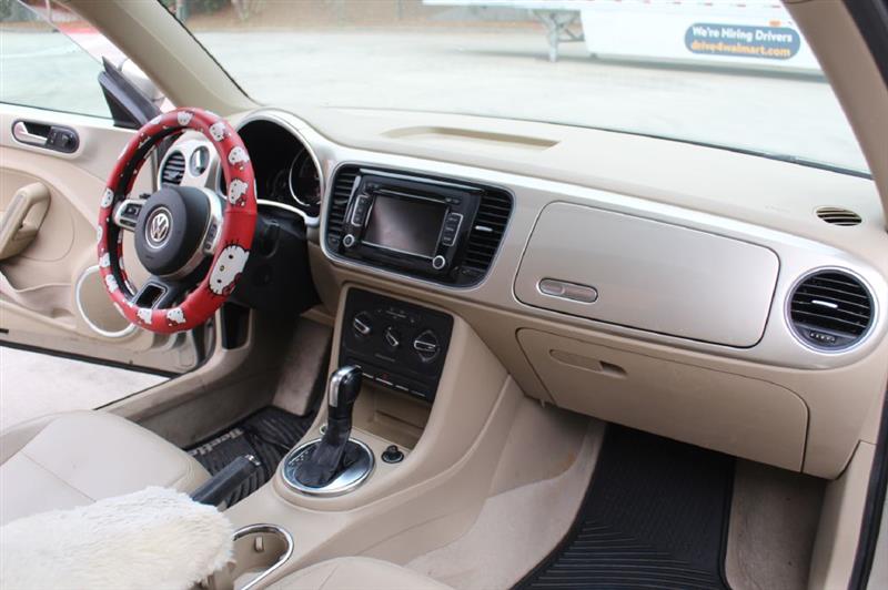 Volkswagen Beetle  2013