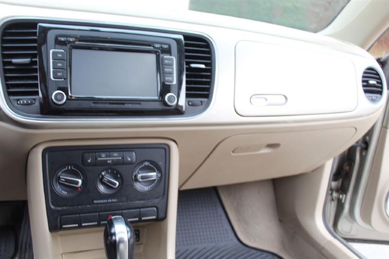 Volkswagen Beetle  2013