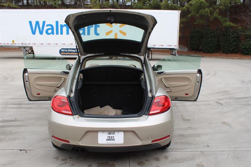 Volkswagen Beetle  2013