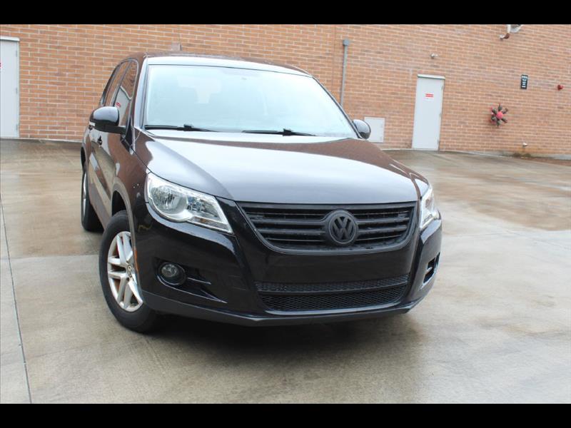 Volkswagen Tiguan  2011