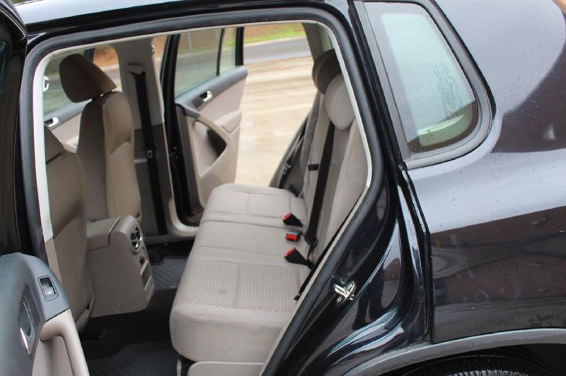 Volkswagen Tiguan  2011