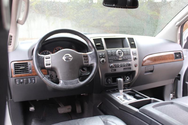 Nissan Armada  2010