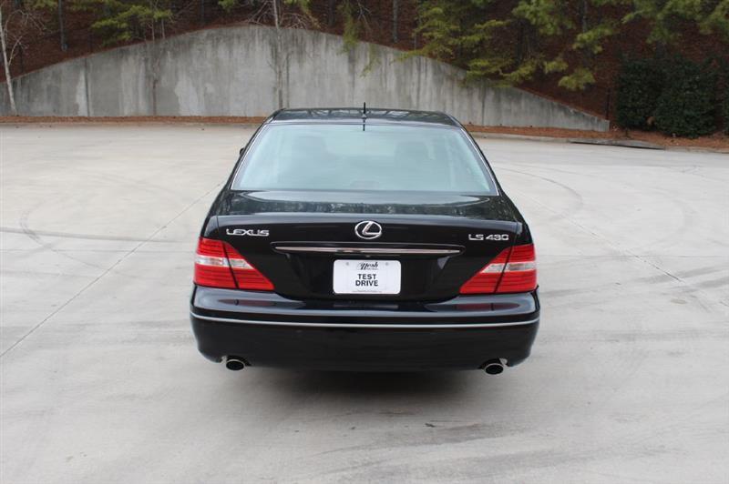 Lexus LS 430  2005