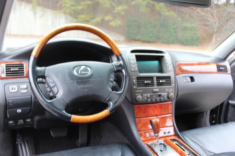 Lexus LS 430  2005