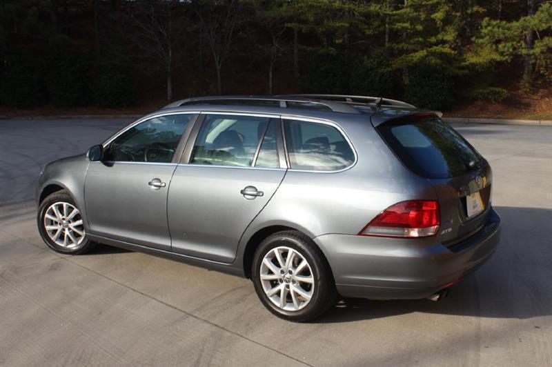 Volkswagen Jetta SportWagen  2012
