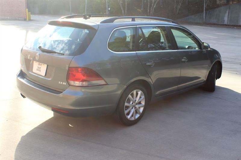 Volkswagen Jetta SportWagen  2012