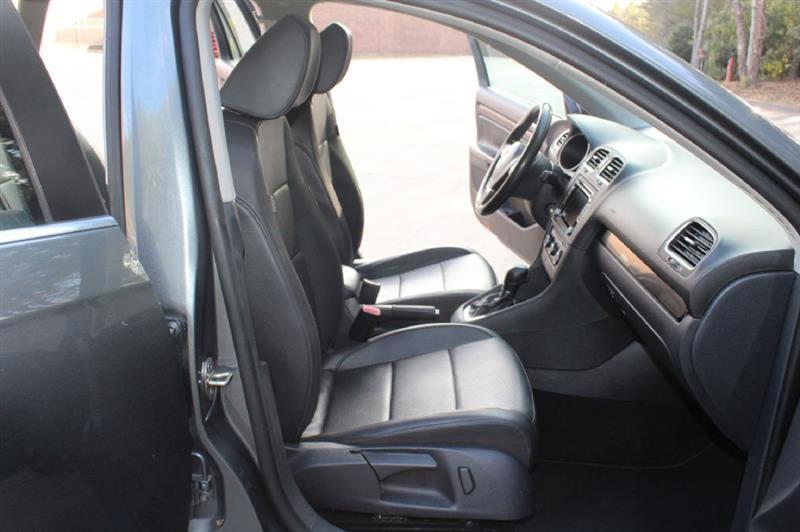 Volkswagen Jetta SportWagen  2012