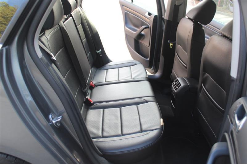 Volkswagen Jetta SportWagen  2012