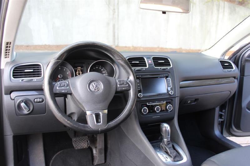 Volkswagen Jetta SportWagen  2012