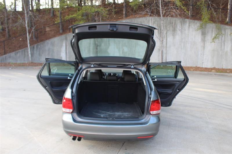 Volkswagen Jetta SportWagen  2012