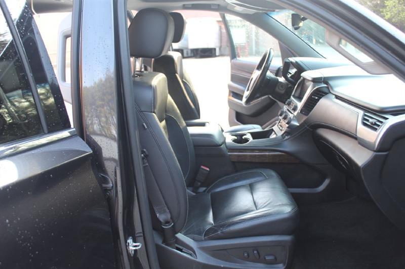 Chevrolet Suburban  2017