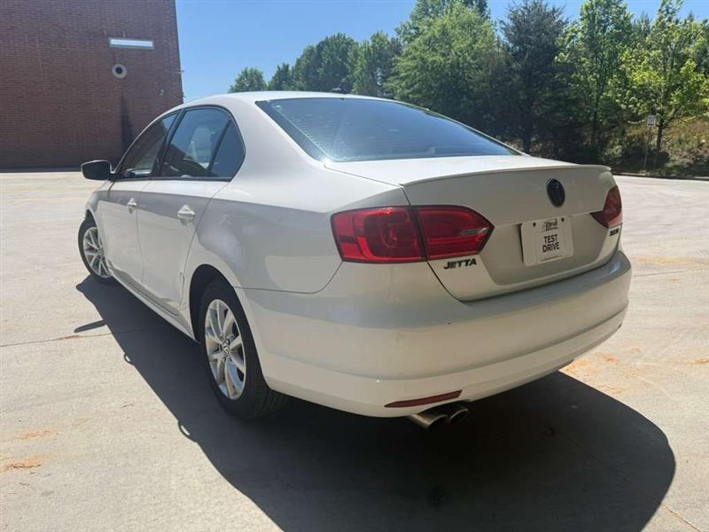 Volkswagen Jetta  2011