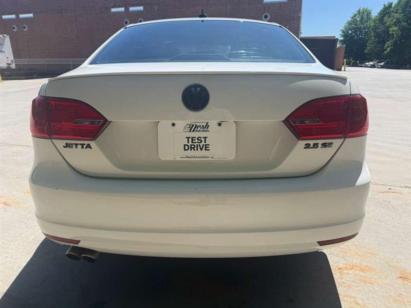 Volkswagen Jetta  2011