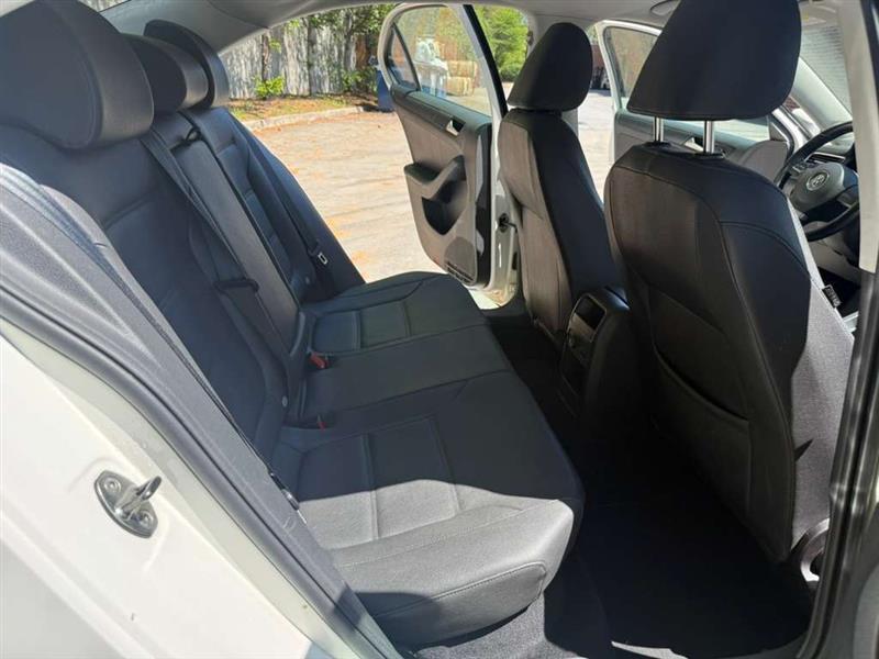 Volkswagen Jetta  2011