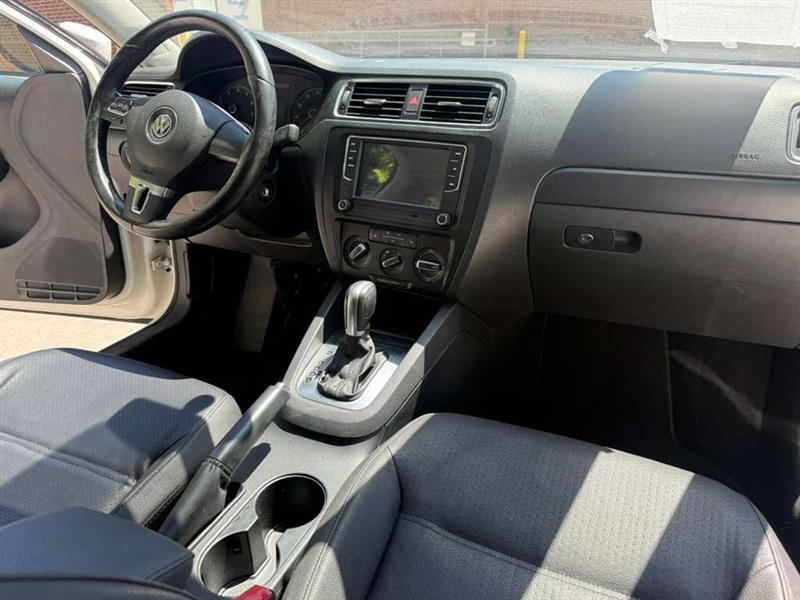 Volkswagen Jetta  2011