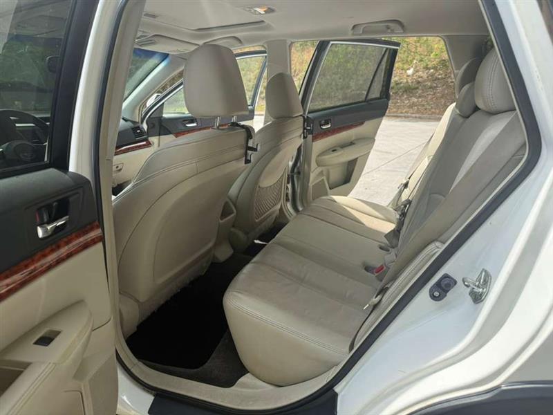 Subaru Outback  2011