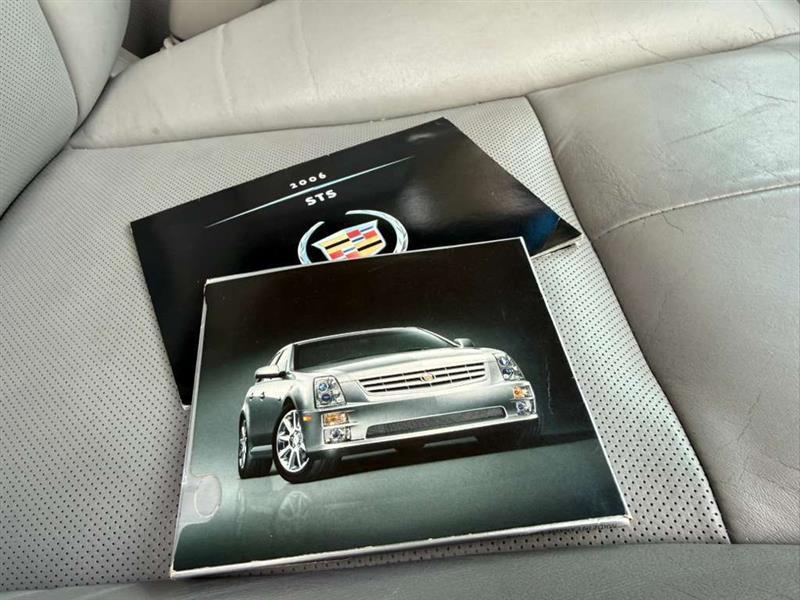 Cadillac STS  2006