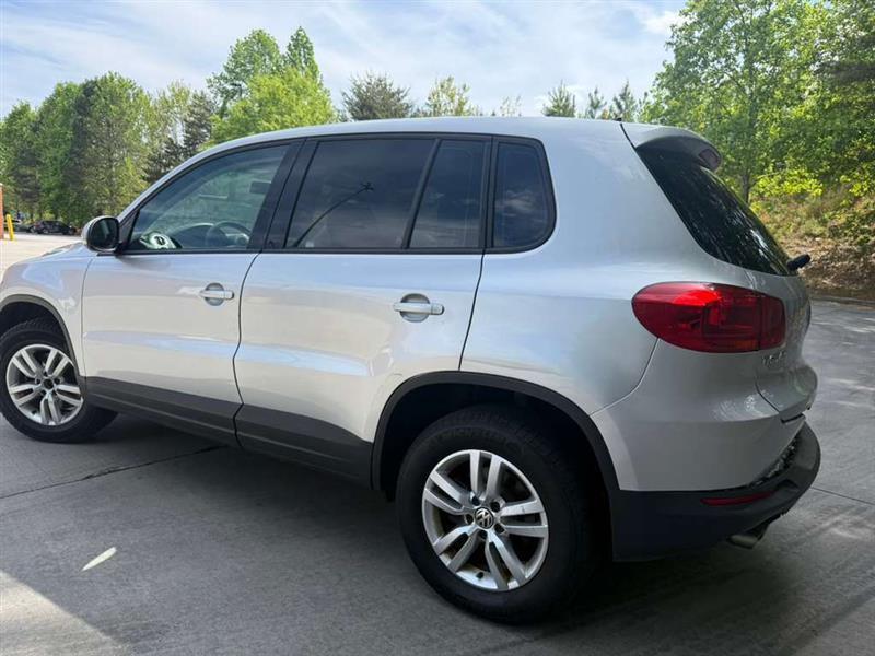 Volkswagen Tiguan  2012