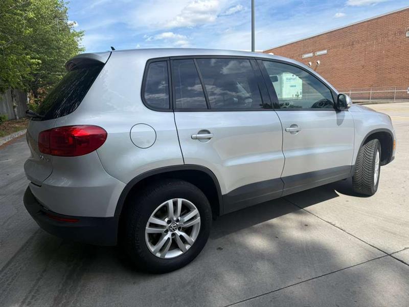 Volkswagen Tiguan  2012
