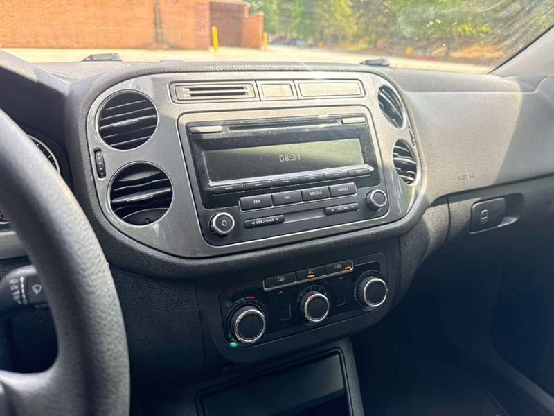 Volkswagen Tiguan  2012