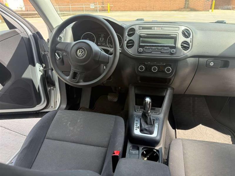 Volkswagen Tiguan  2012