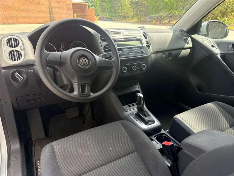 Volkswagen Tiguan  2012