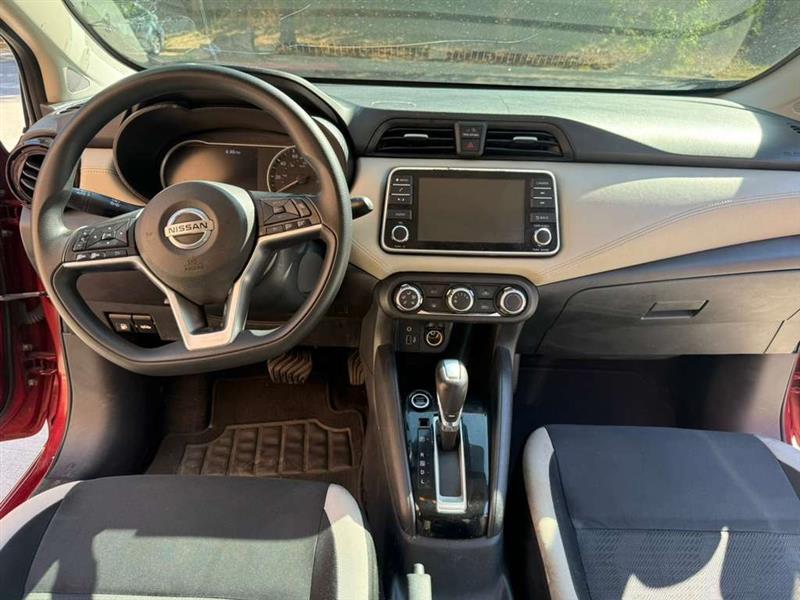 Nissan Versa  2020