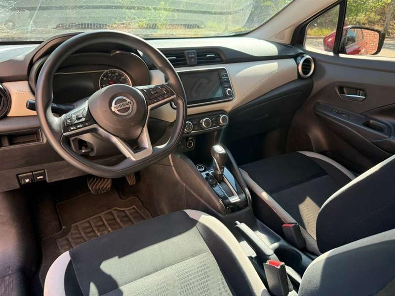 Nissan Versa  2020