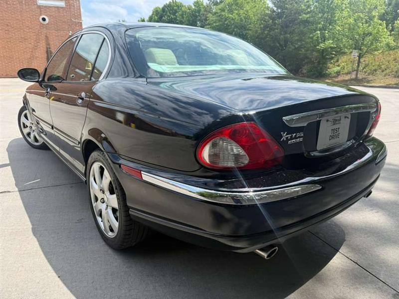 Jaguar X-Type  2004