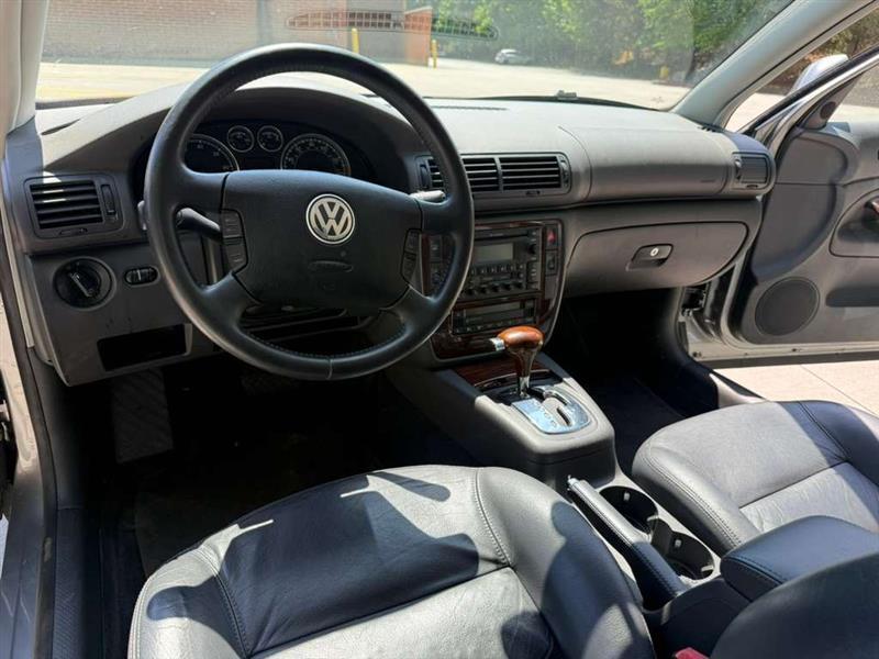 Volkswagen Passat  2005