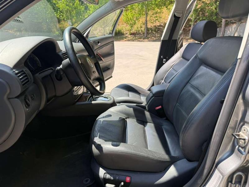 Volkswagen Passat  2005