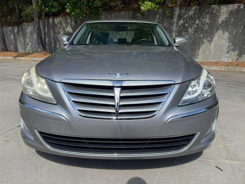 Hyundai Genesis  2013