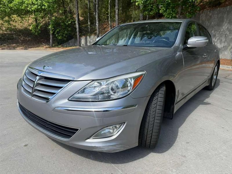 Hyundai Genesis  2013