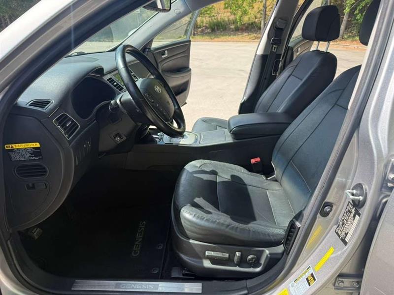 Hyundai Genesis  2013