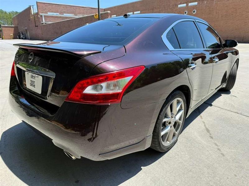 Nissan Maxima  2011