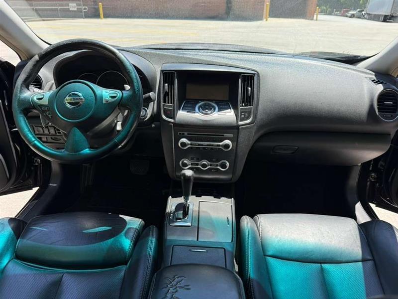 Nissan Maxima  2011