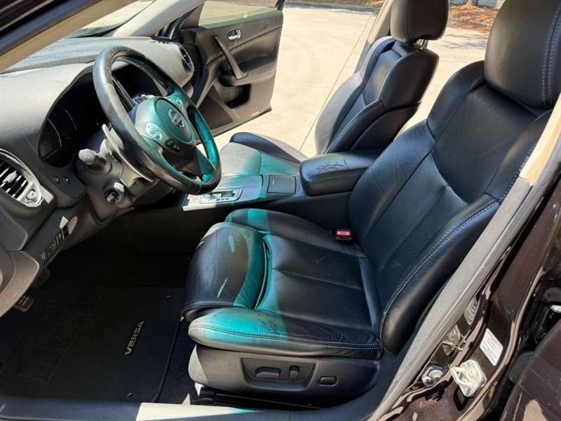 Nissan Maxima  2011