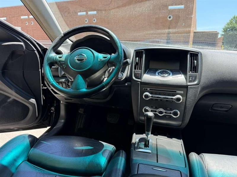 Nissan Maxima  2011