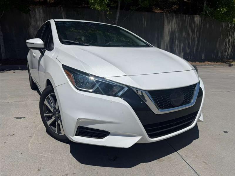 Nissan Versa  2021
