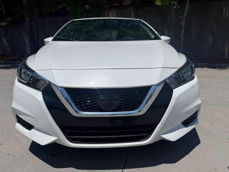 Nissan Versa  2021
