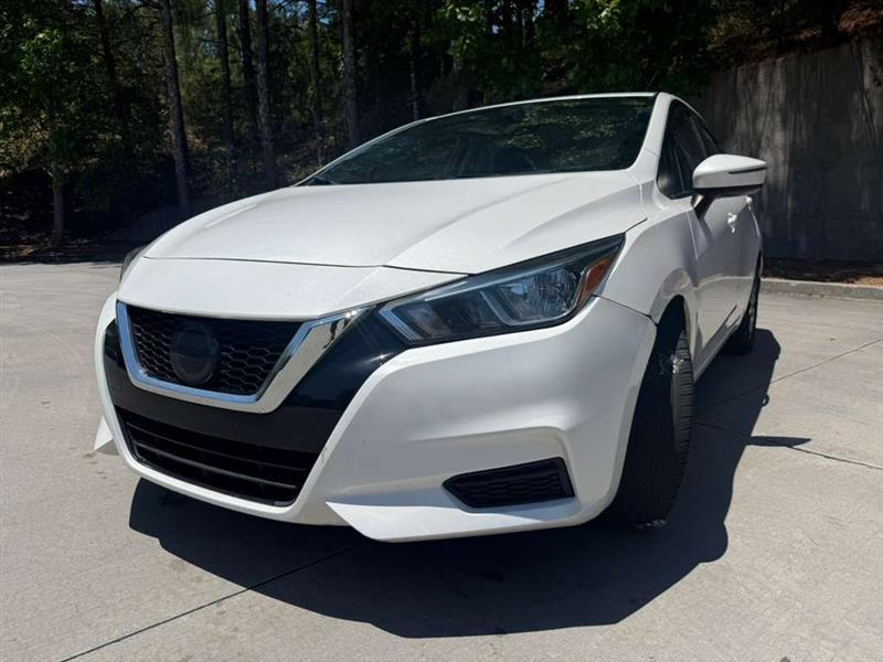 Nissan Versa  2021