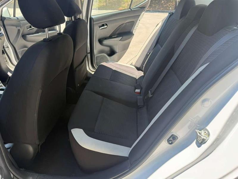 Nissan Versa  2021