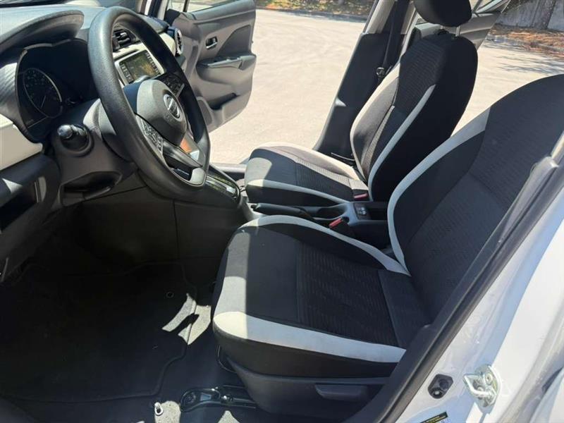 Nissan Versa  2021