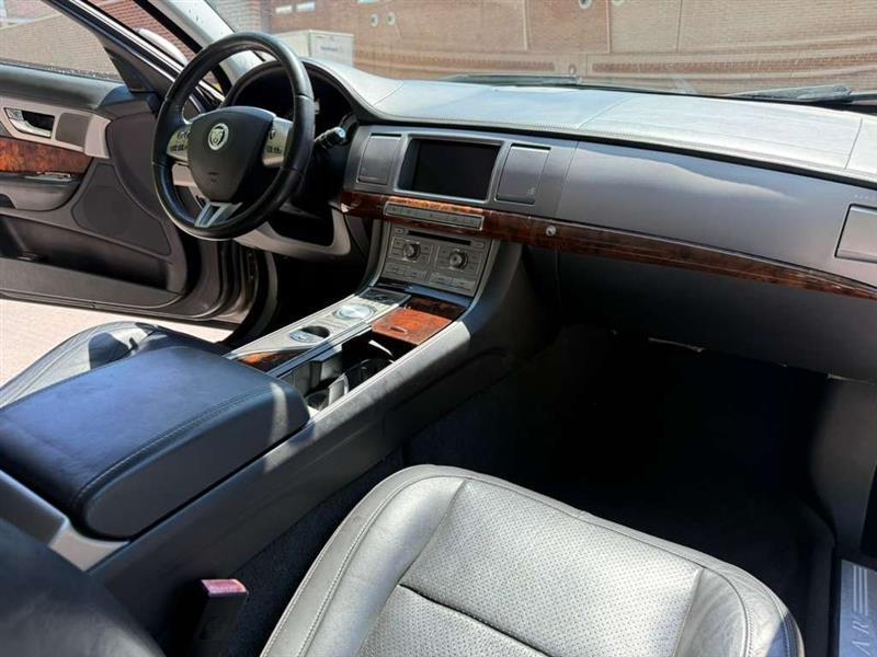 Jaguar XF-Series  2011