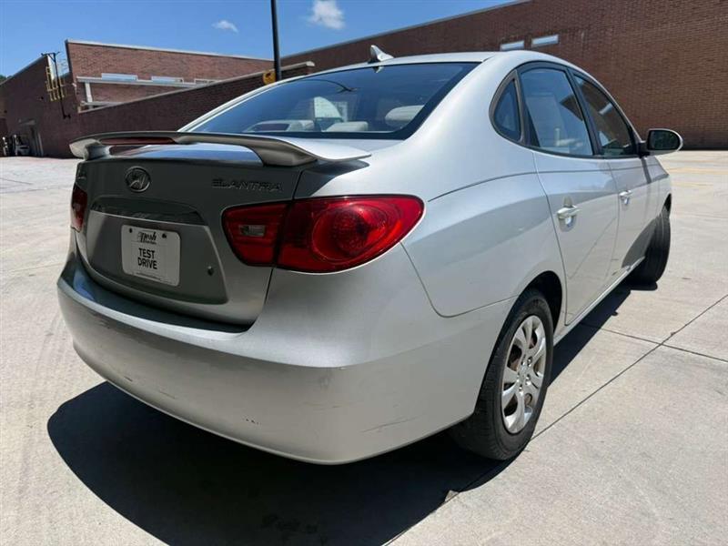 Hyundai Elantra  2010